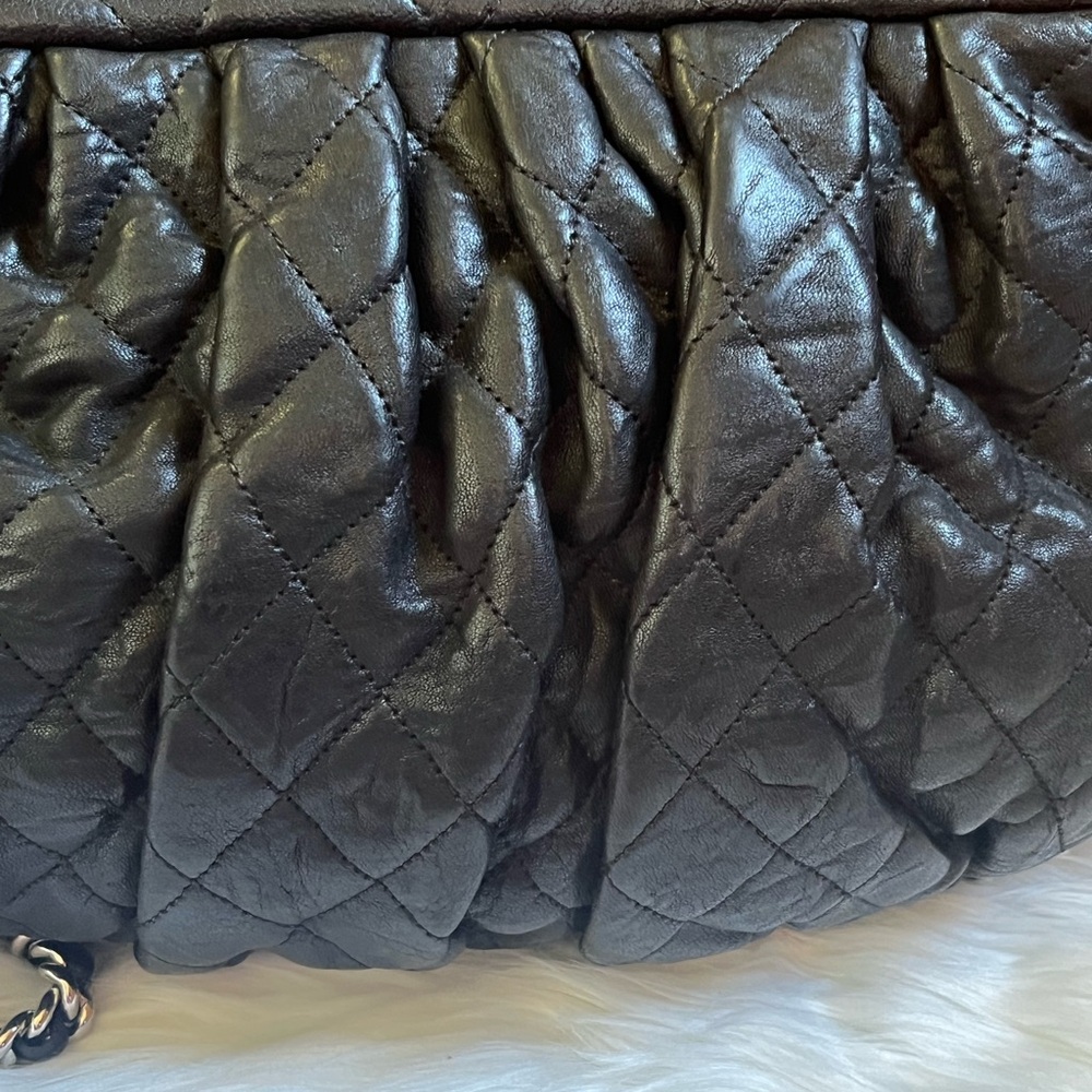 Chanel Washed Lambskin Quilted Large Chain Around Messenger Bag - Picture 6 of 8